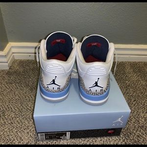 Jordan 3 uc slightly use